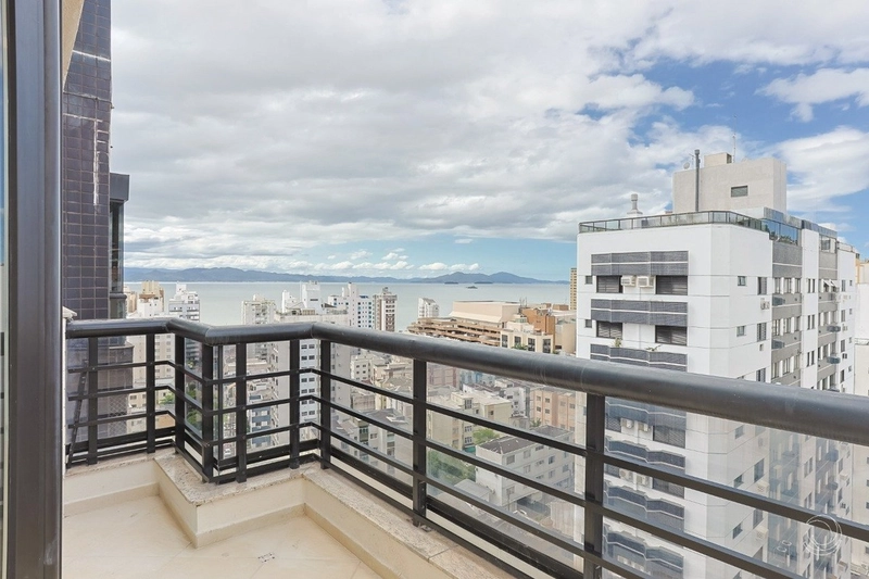 Cobertura no Centro com 3 dormitórios 2 suíte e 3 vagas - 237m²: 1ª foto da galeria de imagens do imóvel
