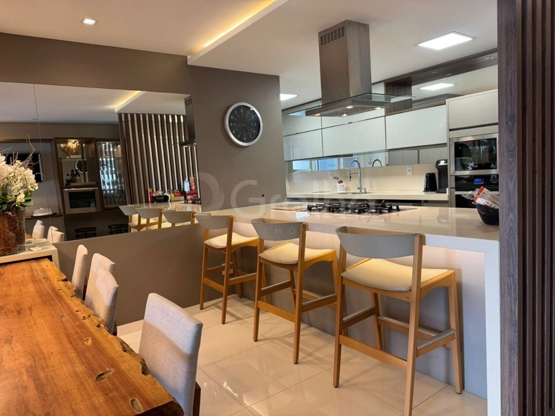 Apartamento na Agronômica a venda com 3 suítes e 2 vagas  168 m²: 10ª foto da galeria de imagens do imóvel