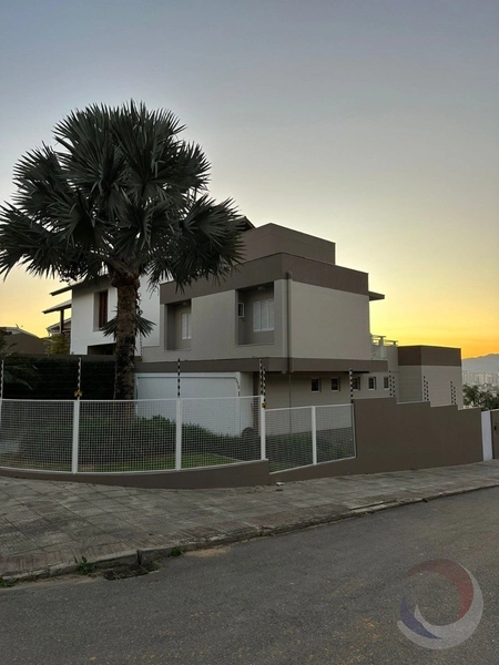 Linda casa no Itaguaçu com 5 suítes e 6 vagas - 408 m²: 17ª foto da galeria de imagens do imóvel