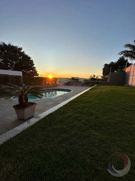 Linda casa no Itaguaçu com 5 suítes e 6 vagas - 408 m²: 2ª foto da galeria de imagens do imóvel