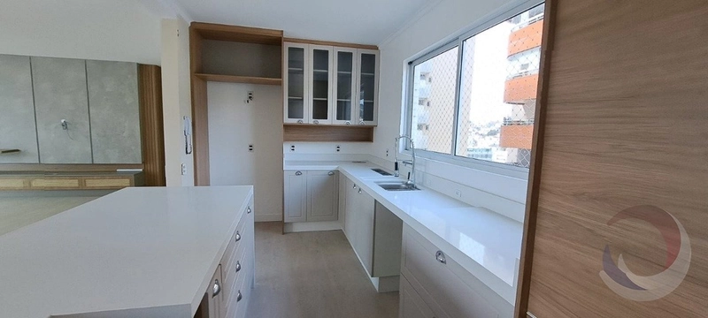 Apartamento no Centro com 3 dormitórios, sendo 3 suítes e 3 vagas: 5ª foto da galeria de imagens do imóvel