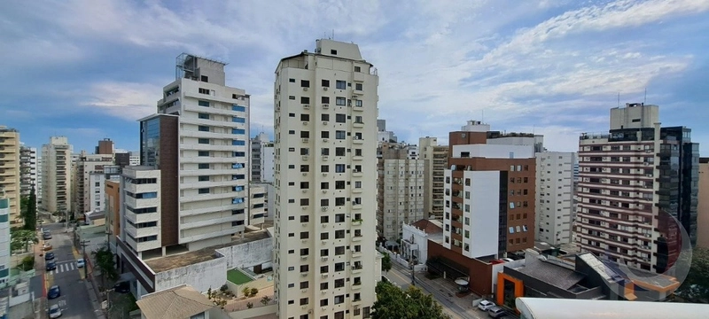 Apartamento no Centro com 3 dormitórios, sendo 3 suítes e 3 vagas: 2ª foto da galeria de imagens do imóvel