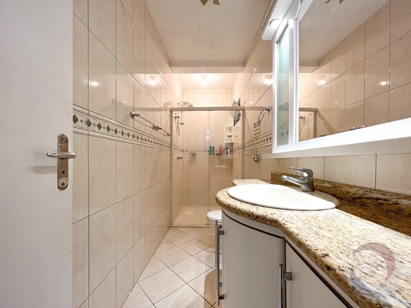 Casa à venda na Carvoeira Com 9 dormitórios e 3 suítes e 10 vagas: 9ª foto da galeria de imagens do imóvel