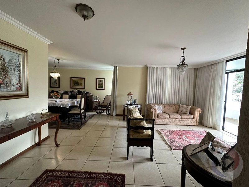 Apartamento no Centro com 4 dormitórios 1 suíte e 2 vagas - 211m²: 2ª foto da galeria de imagens do imóvel