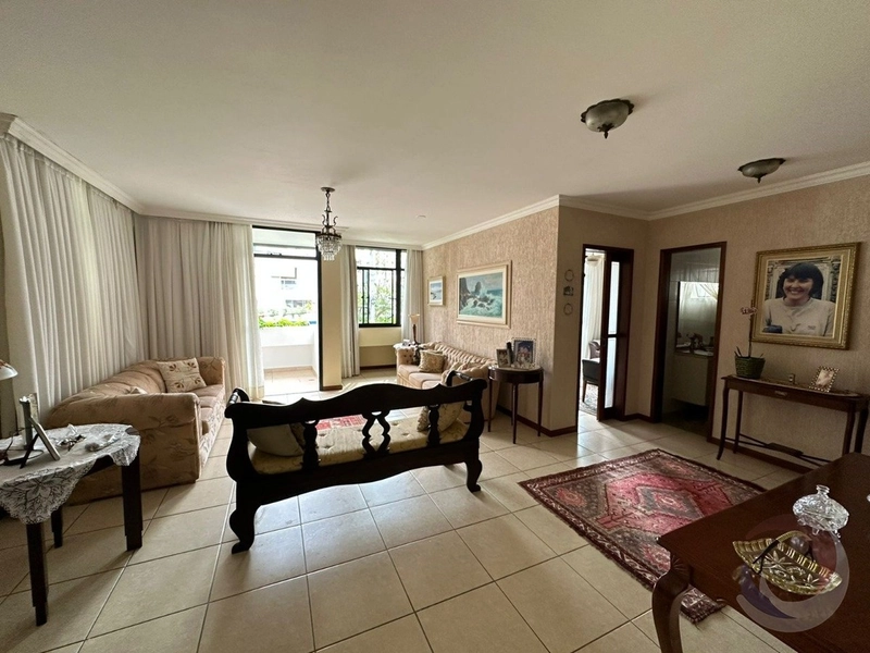 Apartamento no Centro com 4 dormitórios 1 suíte e 2 vagas - 211m²: 1ª foto da galeria de imagens do imóvel