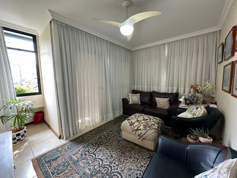 Apartamento no Centro com 4 dormitórios 1 suíte e 2 vagas - 211m²: 6ª foto da galeria de imagens do imóvel