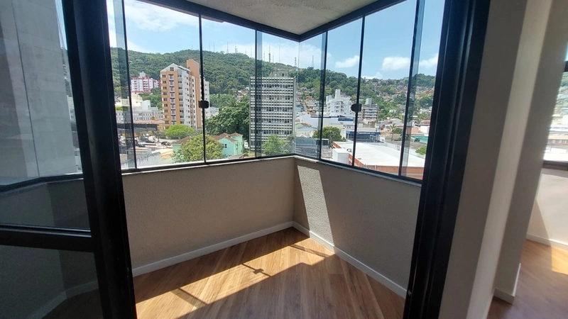 Apartamento no Centro com 3 dormitórios, sendo 1 suíte e 2 vagas: 5ª foto da galeria de imagens do imóvel