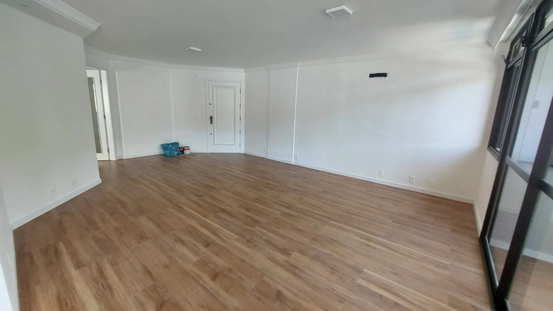 Apartamento no Centro com 3 dormitórios, sendo 1 suíte e 2 vagas: 3ª foto da galeria de imagens do imóvel