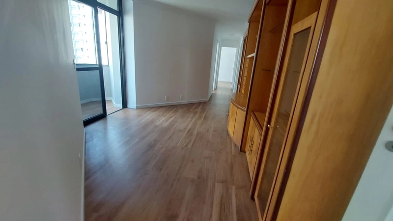 Apartamento no Centro com 3 dormitórios, sendo 1 suíte e 2 vagas: 11ª foto da galeria de imagens do imóvel