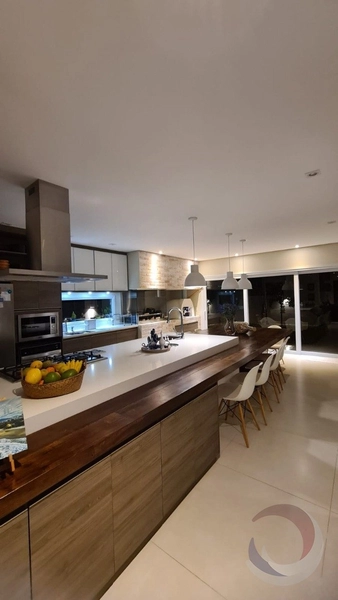 Casa em condomínio fechado no Rio Tavares com 4 dorm. sendo 3 suítes: 4ª foto da galeria de imagens do imóvel