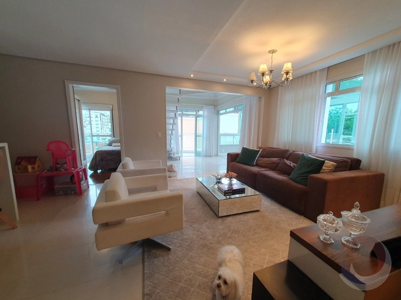 Apartamento a venda no bairro Carvoeira com 4 quartos 1 suíte e 2 vgs: 2ª foto da galeria de imagens do imóvel