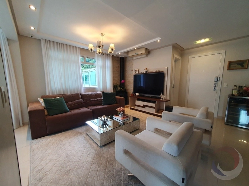 Apartamento a venda no bairro Carvoeira com 4 quartos 1 suíte e 2 vgs: 1ª foto da galeria de imagens do imóvel