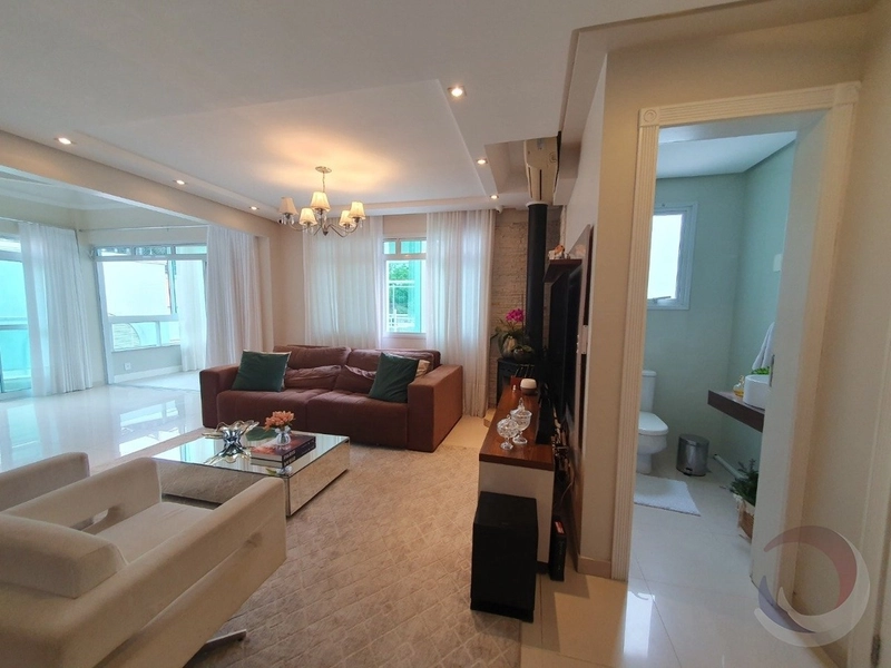 Apartamento a venda no bairro Carvoeira com 4 quartos 1 suíte e 2 vgs: 12ª foto da galeria de imagens do imóvel
