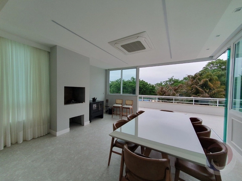 Apartamento a venda no bairro Carvoeira com 4 quartos 1 suíte e 2 vgs: 11ª foto da galeria de imagens do imóvel
