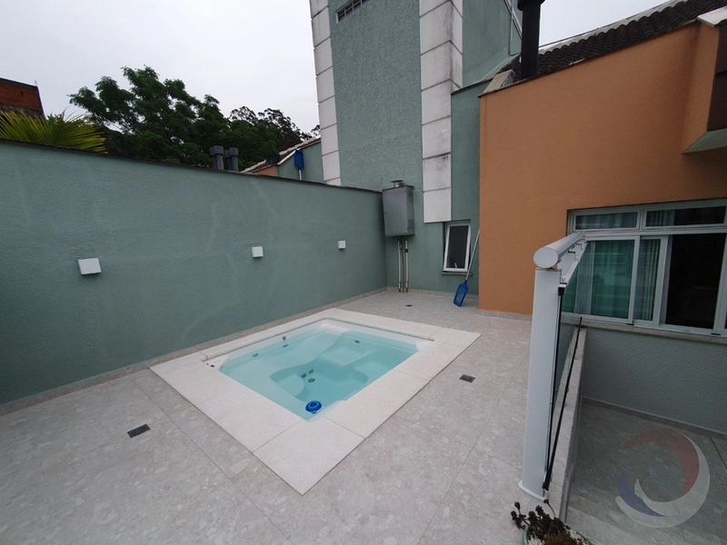 Apartamento a venda no bairro Carvoeira com 4 quartos 1 suíte e 2 vgs: 10ª foto da galeria de imagens do imóvel