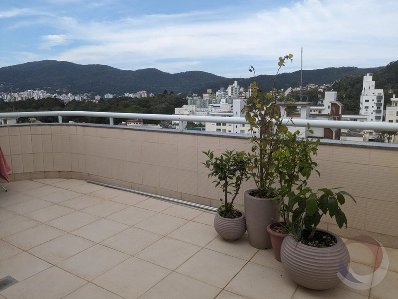 Apartamento no Córrego Grande com 3 dormitórios, sendo 2 suíte e 2 vgs: 3ª foto da galeria de imagens do imóvel