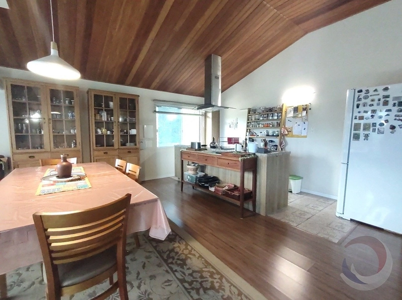 Casa em Sambaqui a venda com 2 dormitórios 1 suíte e 3 vagas: 30ª foto da galeria de imagens do imóvel