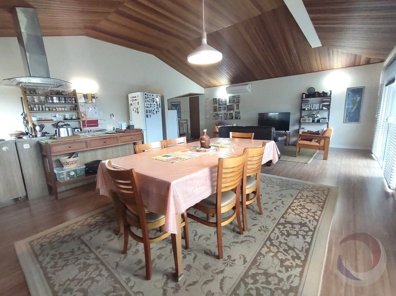 Casa em Sambaqui a venda com 2 dormitórios 1 suíte e 3 vagas: 29ª foto da galeria de imagens do imóvel