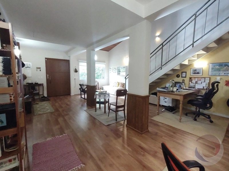 Casa em Sambaqui a venda com 2 dormitórios 1 suíte e 3 vagas: 11ª foto da galeria de imagens do imóvel