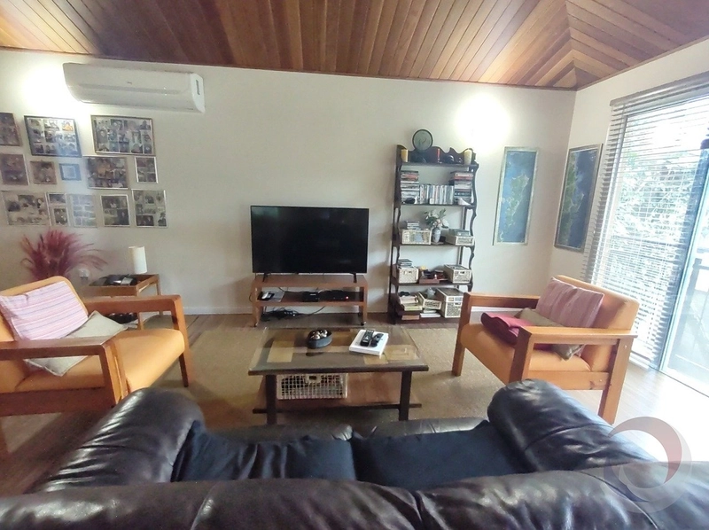Casa em Sambaqui a venda com 2 dormitórios 1 suíte e 3 vagas: 25ª foto da galeria de imagens do imóvel