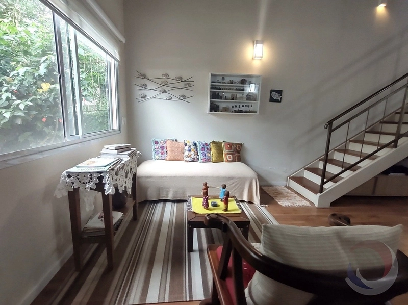 Casa em Sambaqui a venda com 2 dormitórios 1 suíte e 3 vagas: 9ª foto da galeria de imagens do imóvel