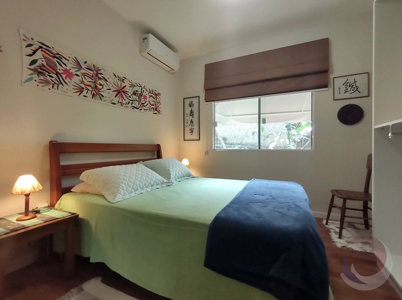 Casa em Sambaqui a venda com 2 dormitórios 1 suíte e 3 vagas: 26ª foto da galeria de imagens do imóvel