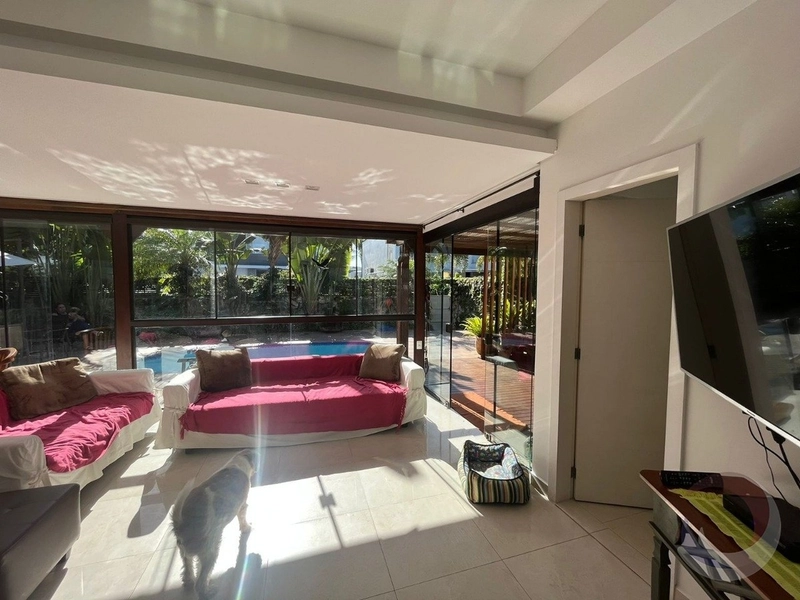 Casa em Jurere Internacional com 3 suítes e 2 vagas: 13ª foto da galeria de imagens do imóvel
