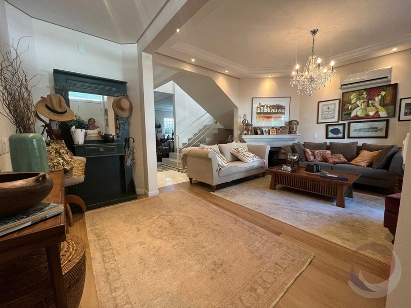 Casa em Jurere Internacional com 3 suítes e 2 vagas: 3ª foto da galeria de imagens do imóvel