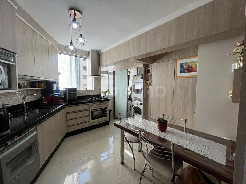 Apartamento na Agronômica com 3 dormitórios, sendo 1 suíte e 2 vagas: 20ª foto da galeria de imagens do imóvel