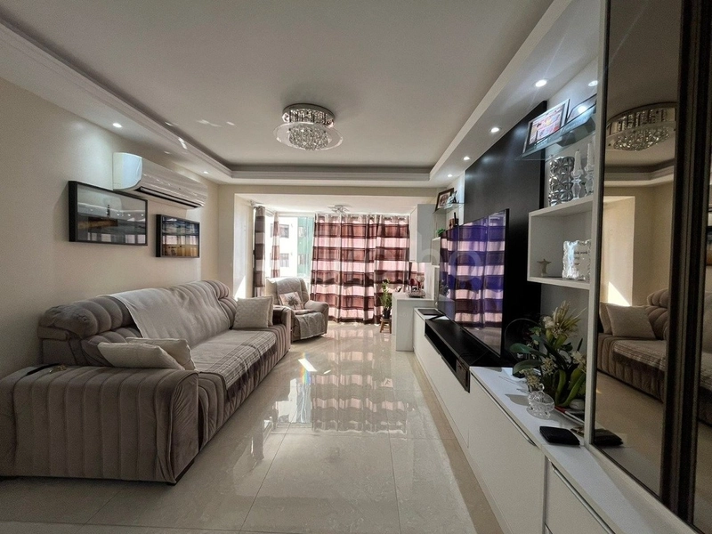 Apartamento na Agronômica com 3 dormitórios, sendo 1 suíte e 2 vagas: 1ª foto da galeria de imagens do imóvel