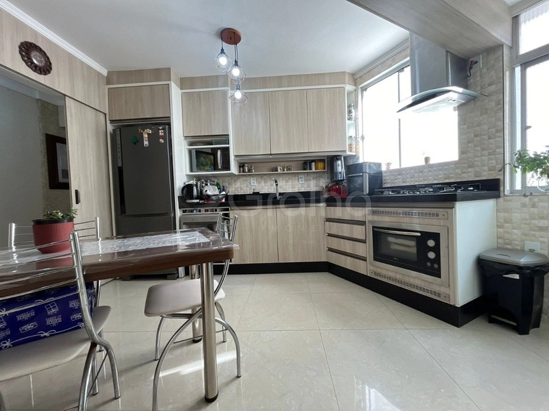 Apartamento na Agronômica com 3 dormitórios, sendo 1 suíte e 2 vagas: 21ª foto da galeria de imagens do imóvel