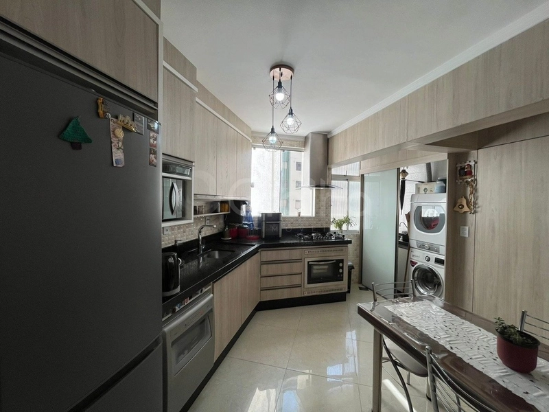 Apartamento na Agronômica com 3 dormitórios, sendo 1 suíte e 2 vagas: 22ª foto da galeria de imagens do imóvel