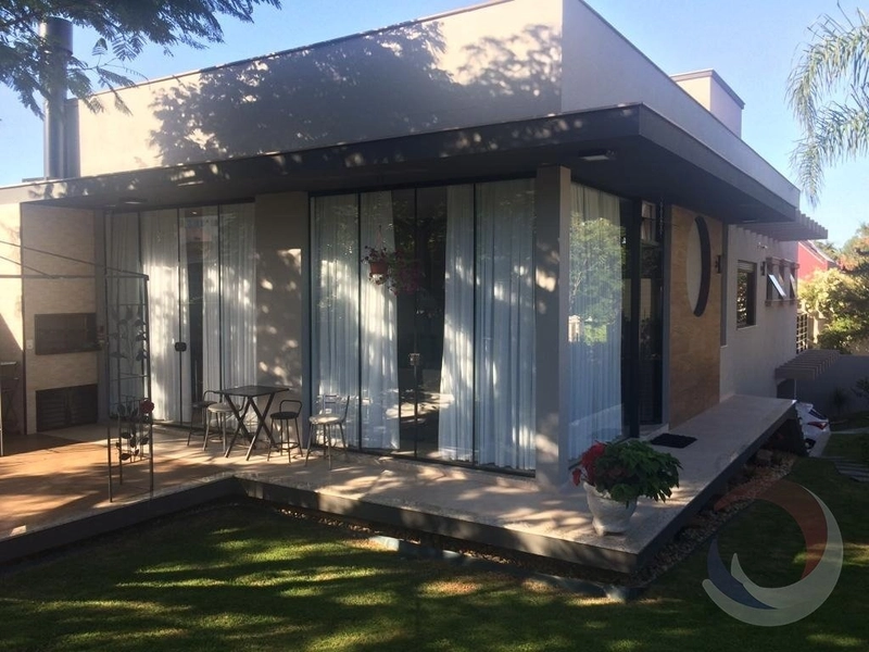 Casa no Bom Abrigo a venda com 3 dormitórios 1 suítes e 3 vagas 188m²: 1ª foto da galeria de imagens do imóvel