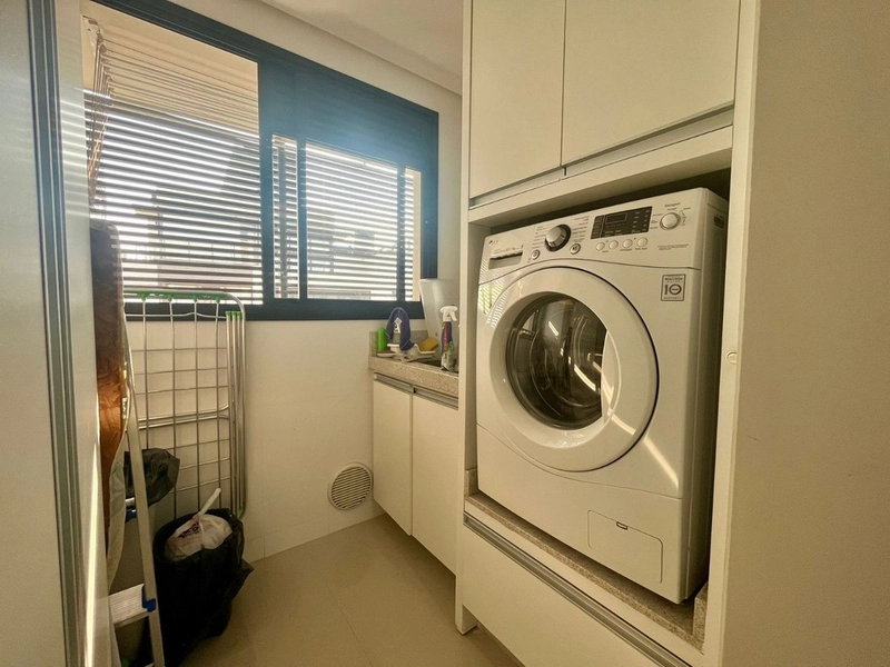 Apartamento no Balneário com 2 dormitórios, sendo 1 suíte e 2 vagas: 9ª foto da galeria de imagens do imóvel