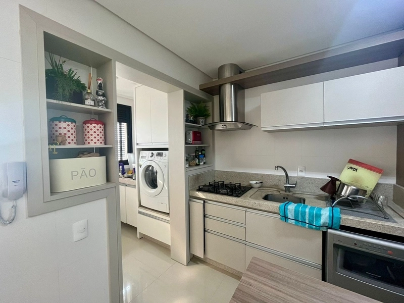 Apartamento no Balneário com 2 dormitórios, sendo 1 suíte e 2 vagas: 10ª foto da galeria de imagens do imóvel