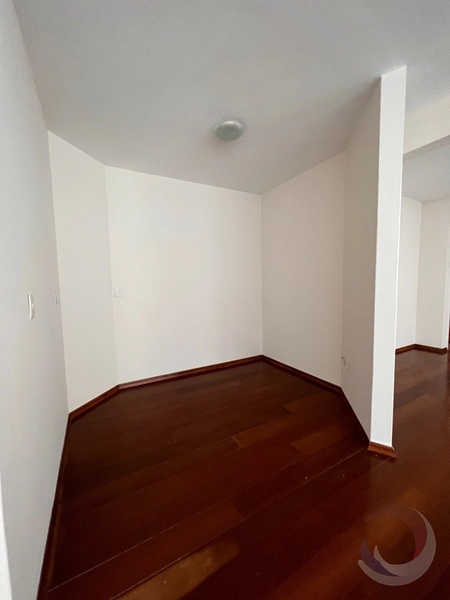 Apartamento no Centro com Terraço, 3 suítes e 2 vagas - 140m²: 2ª foto da galeria de imagens do imóvel