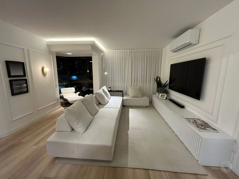 Apartamento no Centro com 2 dormitórios e 1 vaga - 108m²: 3ª foto da galeria de imagens do imóvel