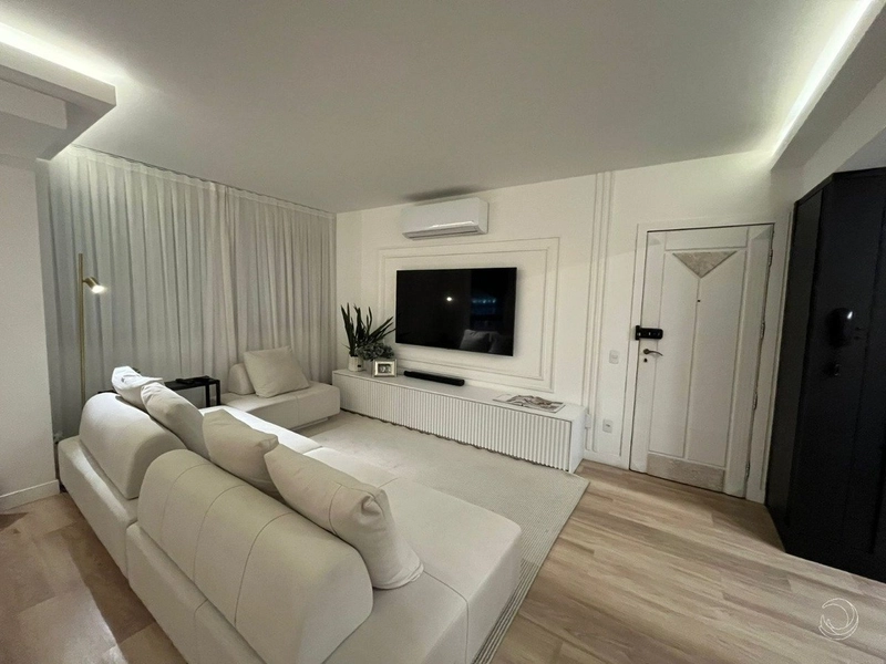 Apartamento no Centro com 2 dormitórios e 1 vaga - 108m²: 2ª foto da galeria de imagens do imóvel