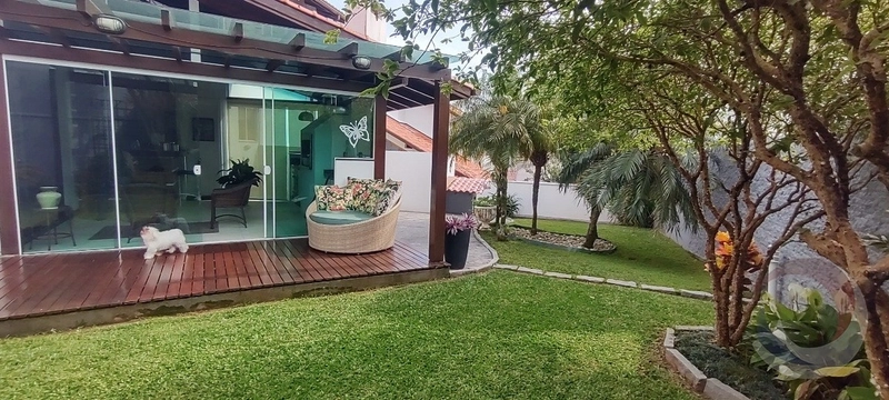 Casa no Bom Abrigo com 3 dormitórios sendo 1 suíte e 2 vagas: 1ª foto da galeria de imagens do imóvel
