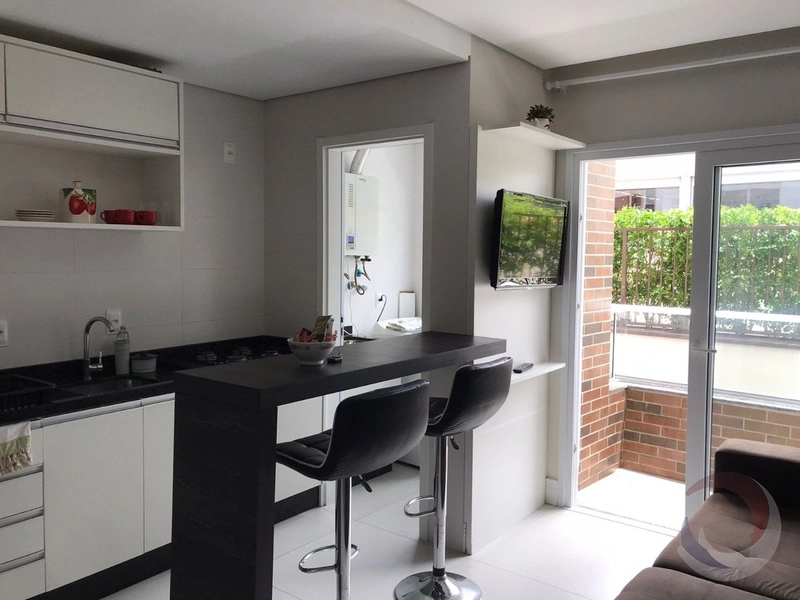 Apartamento mobiliado de 42m² no Córrego Grande com 1 dormitório: 3ª foto da galeria de imagens do imóvel