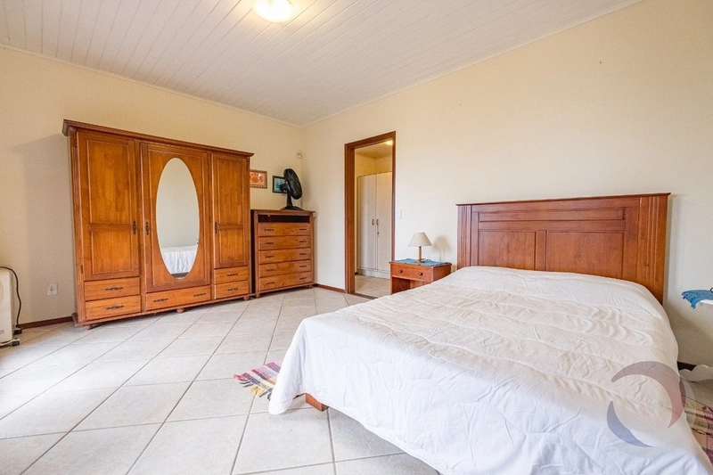 Casa na Lagoa da Conceição com 3 suítes e 2 vagas - 206 m²: 10ª foto da galeria de imagens do imóvel