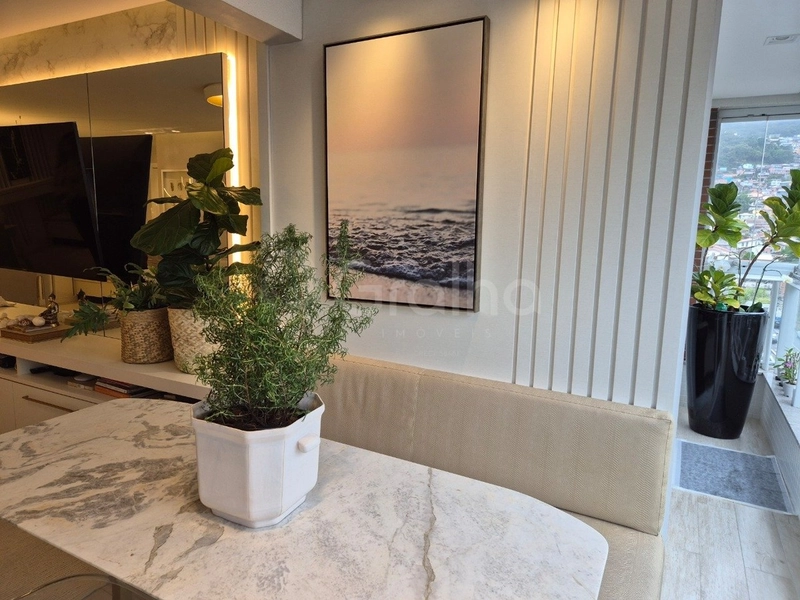 Apartamento na Agronômica com 3 dormitórios, sendo 1 suíte e 2 vagas: 6ª foto da galeria de imagens do imóvel