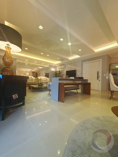 Apartamento na Beira Mar com 4 suítes, sendo 2 suítes e 4 vgs 221 m²: 7ª foto da galeria de imagens do imóvel