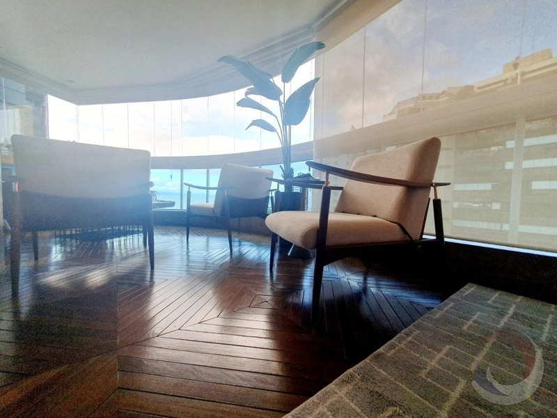 Apartamento na Beira Mar com 4 suítes, sendo 2 suítes e 4 vgs 221 m²: 9ª foto da galeria de imagens do imóvel