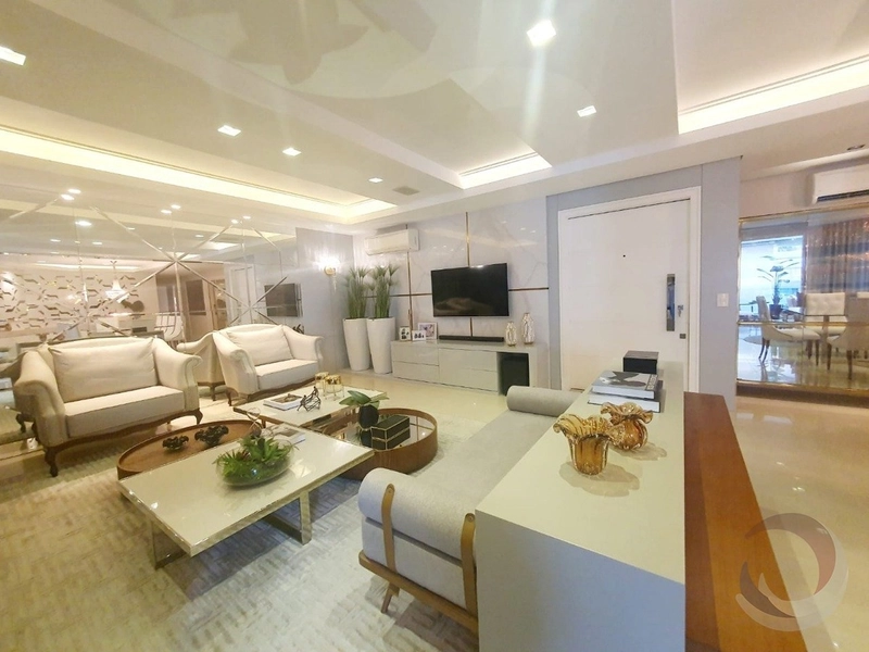 Apartamento na Beira Mar com 4 suítes, sendo 2 suítes e 4 vgs 221 m²: 5ª foto da galeria de imagens do imóvel