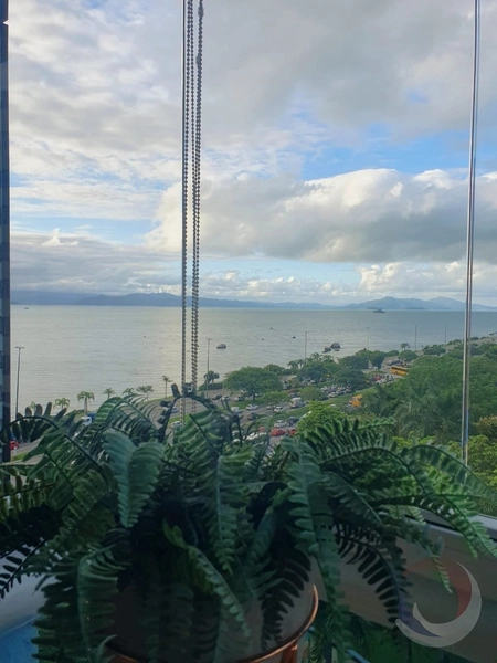 Apartamento na Beira Mar com 4 suítes, sendo 2 suítes e 4 vgs 221 m²: 17ª foto da galeria de imagens do imóvel