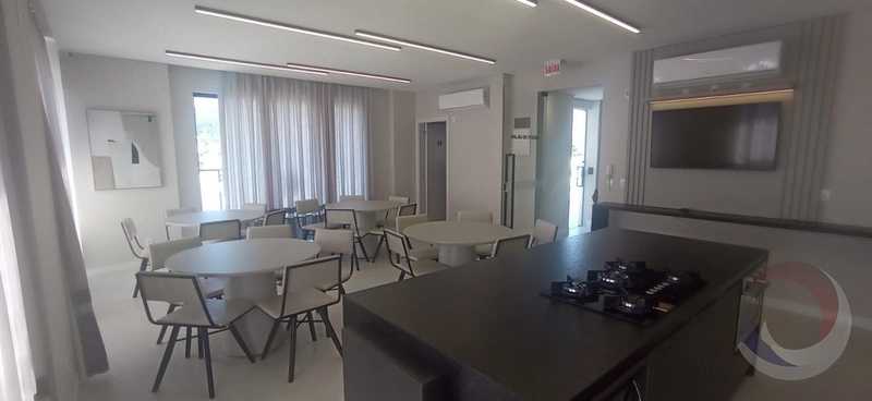 Apartamento na Carvoeira com 1dormitório e 1 vaga - 35m²: 10ª foto da galeria de imagens do imóvel