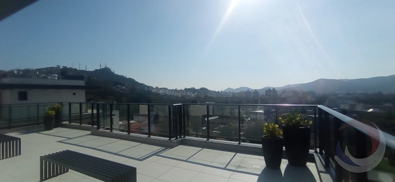 Apartamento na Carvoeira com 1dormitório e 1 vaga - 35m²: 1ª foto da galeria de imagens do imóvel