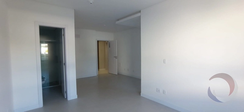Apartamento na Carvoeira com 1dormitório e 1 vaga - 35m²: 5ª foto da galeria de imagens do imóvel