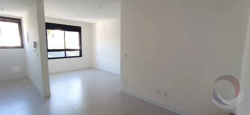 Apartamento na Carvoeira com 1dormitório e 1 vaga - 35m²: 2ª foto da galeria de imagens do imóvel
